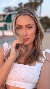 Instagram post by @laurabaule0