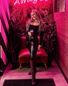 Instagram post by @amandajodi208