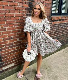 Instagram post by @eightyninthstreet