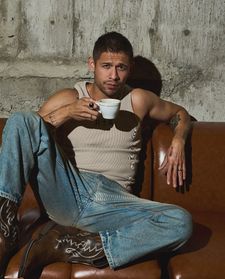 Instagram post by @paulinacastrostyle