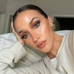 @makeupemalii Instagram Profile