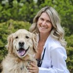 @annaschozer Instagram Profile