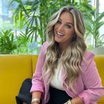 @amieslayton Instagram Profile