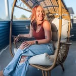 @livingwith_linds Instagram Profile