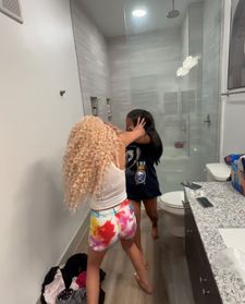 Instagram post by @officialrandarenee