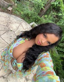 Instagram post by @officialrandarenee