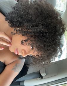 Instagram post by @officialrandarenee