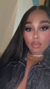 Instagram post by @d0ntress