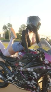 Instagram post by @jsmnzxr