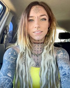 Instagram post by @flower.friendly