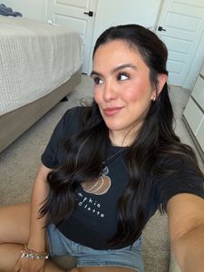 Instagram post by @_jessicaglz