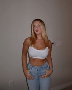 Instagram post by @mollybails