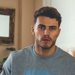 @warner_ Instagram Profile