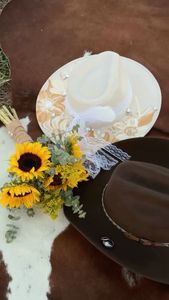 Instagram post by @simplymexicana