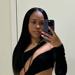 @amberleesche Instagram Profile