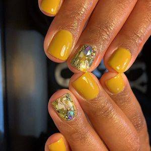 Instagram post by @luxurynailsbyhafsa