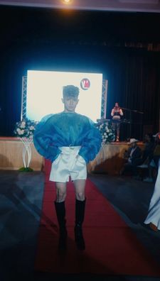 Instagram post by @carlos_20xd