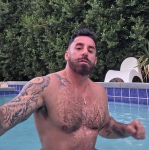 Instagram post by @lookingatcarlos