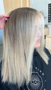 Instagram post by @aynsleyovardhair