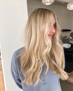 Instagram post by @aynsleyovardhair