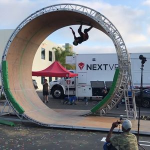 Instagram post by @lizziearmanto