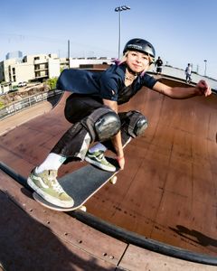 Instagram post by @lizziearmanto