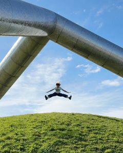 Instagram post by @lizziearmanto