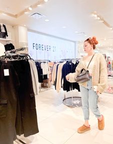 Instagram post by @ellyg.official