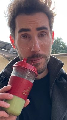 Instagram post by @still_jellis