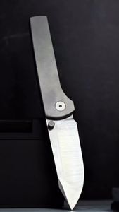 Instagram post by @every.day.minimalist