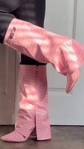 Instagram post by @kaytourelle