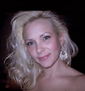 Instagram post by @darlenamoon