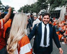 Instagram post by @jennawenaas_