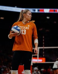 Instagram post by @jennawenaas_