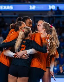 Instagram post by @jennawenaas_