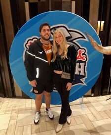 Instagram post by @jennawenaas_