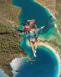 Instagram post by @lilydlhosh