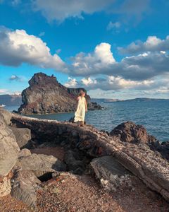 Instagram post by @lilydlhosh