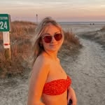 @lilydlhosh Instagram Profile