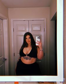 Instagram post by @carriesellers234