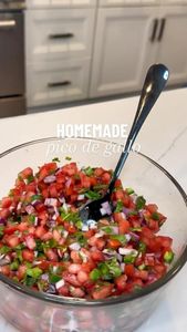 Instagram post by @eatswithelicia