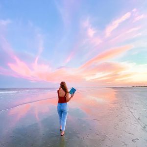 Instagram post by @readingwithbeans