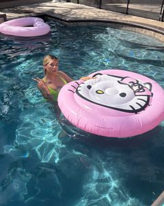 Instagram post by @lifesbetterwithkat