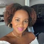 @simply.ayesha.blog Instagram Profile