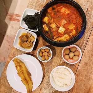 Instagram post by @mirooyeats