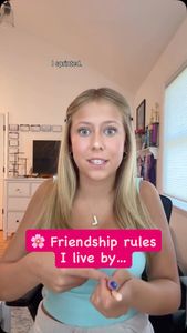 Instagram post by @leia_goldstein