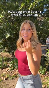 Instagram post by @leia_goldstein