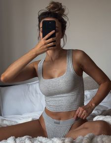 Instagram post by @laurasxe