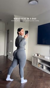 Instagram post by @carlyycamilla