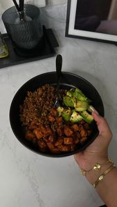 Instagram post by @carlyycamilla